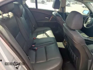 2005 BMW 5 Series 530i z VIN WBANA73555CR60758, wystawiony jako Copart lot #53466525 z przebiegiem 188 703 mil mil oraz Szkoda całkowita • Salvage title. Historia ofert i sprzedaży dostępna na DreamBid. Obrazek 10.