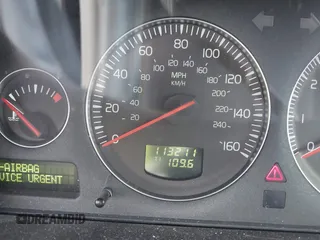 2004 Volvo S60 with VIN YV1RH59H342411127, listed as a IAAI auction lot 42107974 with 113,211 mi miles. Bid and sale history available at carsss.com. Image 12.