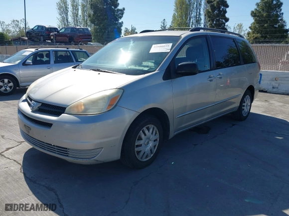 2004 Toyota Sienna CE with VIN 5TDZA23CX4S210033, listed as a IAAI auction lot 42086059 with 271,521 mi miles. Bid and sale history available at carsss.com. Image 2.