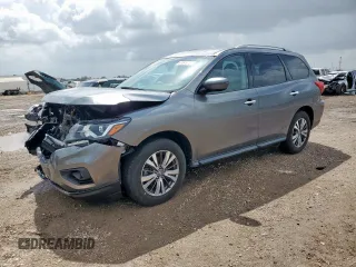 2019 Nissan Pathfinder SV z VIN 5N1DR2MN4KC619822, wystawiony jako Copart lot #61045755 z przebiegiem 76 405 mil mil oraz Szkoda całkowita • Salvage title. Historia ofert i sprzedaży dostępna na DreamBid. Obrazek 1.