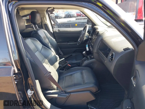 2016 Jeep Patriot Latitude with VIN 1C4NJRFB4GD580484, listed as a IAAI auction lot 42006184 with 178,265 mi miles. Bid and sale history available at carsss.com. Image 5.