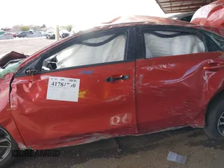 2023 Kia Forte LXS z VIN 3KPF24AD0PE508984, wystawiony jako IAAI lot #41784790 z przebiegiem 71 269 mil mil oraz . Historia ofert i sprzedaży dostępna na DreamBid. Obrazek 13.