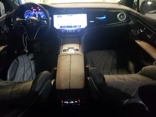 2022 Mercedes-Benz EQS 580 z VIN W1KCG4EB8NA020966, wystawiony jako Copart lot #52406925 z przebiegiem 9 507 mil mil oraz Szkoda całkowita • Salvage title. Historia ofert i sprzedaży dostępna na DreamBid. Obrazek 8.