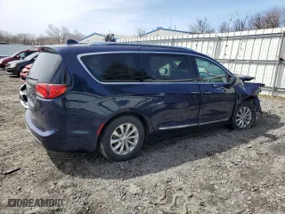2019 Chrysler Pacifica Touring L with VIN 2C4RC1BGXKR734622, listed as a Copart auction lot 51621215 with 58,143 mi miles and Salvage Title. Bid and sale history available at carsss.com. Image 3.