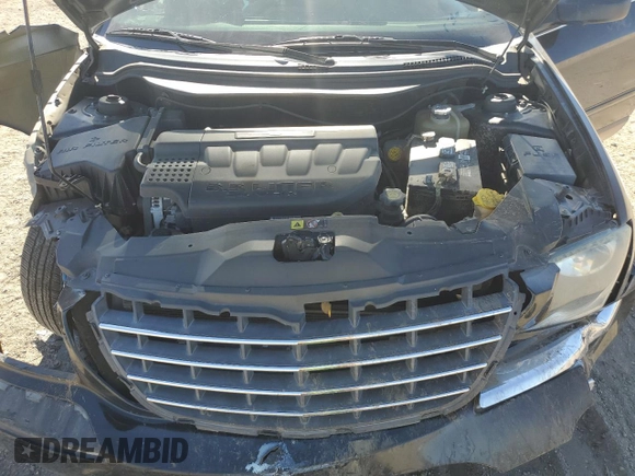 2005 Chrysler Pacifica Touring z VIN 2C4GM68485R658532, wystawiony jako Copart lot #62897785 z przebiegiem 107 652 mil mil oraz Szkoda całkowita • Salvage title. Historia ofert i sprzedaży dostępna na DreamBid. Obrazek 12.