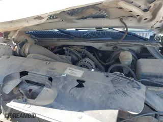 2006 Chevrolet Silverado 1500 LT1 with VIN 1GCEC19V46Z210980, listed as a IAAI auction lot 40189952 with 228,543 mi miles. Bid and sale history available at carsss.com. Image 10.