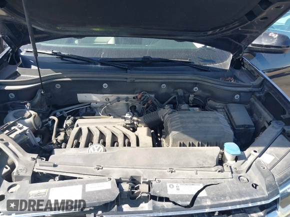 2018 Volkswagen Atlas SE with VIN 1V2DR2CA1JC546005, listed as a IAAI auction lot 41724133 with 116,633 mi miles and . Bid and sale history available at DreamBid. Image 10.