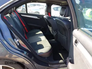 2013 Mercedes-Benz C 250 Sport z VIN WDDGF4HB8DR261166, wystawiony jako IAAI lot #41826220 z przebiegiem 67 660 mil mil oraz . Historia ofert i sprzedaży dostępna na DreamBid. Obrazek 8.