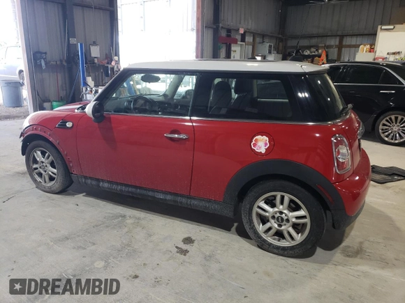 2011 MINI Hardtop z VIN WMWSU3C58BT095542, wystawiony jako Copart lot #57474055 z przebiegiem 41 490 mil mil oraz Szkoda całkowita • Salvage title. Historia ofert i sprzedaży dostępna na DreamBid. Obrazek 2.