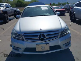 2013 Mercedes-Benz C 300 Sport с VIN WDDGF8AB2DR289465, выставлен на аукционе IAAI как лот 42211273 с пробегом 124 674 миль миль и . История ставок и продаж доступна на DreamBid. Изображение 12.