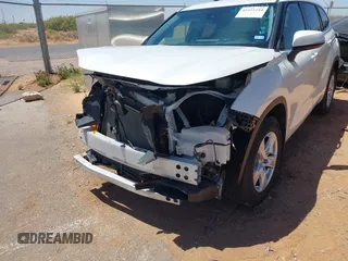 2021 Toyota Highlander L z VIN 5TDZZRAH1MS071300, wystawiony jako IAAI lot #42151244 z przebiegiem 32 780 mil mil oraz . Historia ofert i sprzedaży dostępna na DreamBid. Obrazek 18.