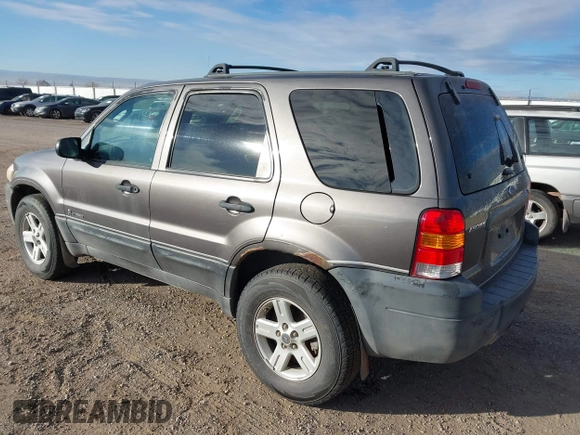 2005 Ford Escape Hybrid with VIN 1FMCU96H45KD29925, listed as a IAAI auction lot 41346475 with 209,922 mi miles. Bid and sale history available at carsss.com. Image 3.