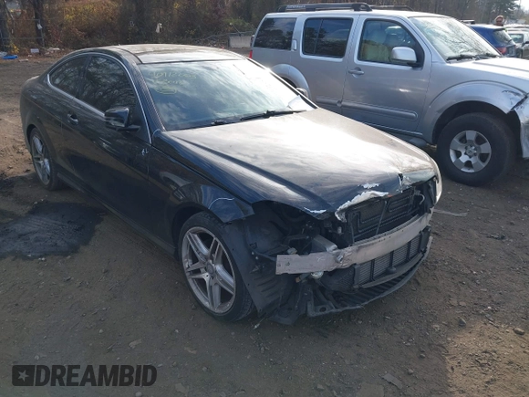 2015 Mercedes-Benz C-Class C 250 with VIN WDDGJ4HB4FG367188, listed as a IAAI auction lot 40912003 with 121,128 mi miles. Bid and sale history available at carsss.com. Image 6.