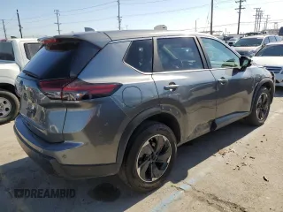 2024 Nissan Rogue SV z VIN 5N1BT3BA9RC700601, wystawiony jako Copart lot #56517675 z przebiegiem 30 292 mil mil oraz Szkoda całkowita • Salvage title. Historia ofert i sprzedaży dostępna na DreamBid. Obrazek 3.