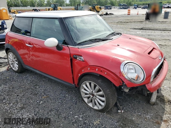 2011 MINI Hardtop S z VIN WMWSV3C50BTY10844, wystawiony jako Copart lot #54342145 z przebiegiem 86 825 mil mil oraz Szkody całkowita. Historia ofert i sprzedaży dostępna na DreamBid. Obrazek 4.