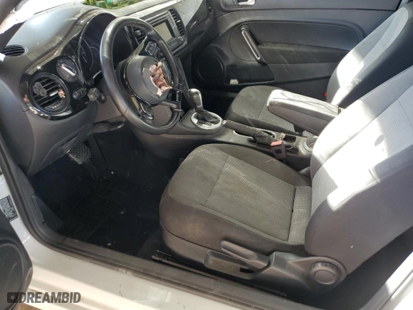2018 Volkswagen Beetle S with VIN 3VWFD7AT7JM709908, listed as a Copart auction lot 71683934 with 0 mi miles and Salvage Title. Bid and sale history available at carsss.com. Image 7.