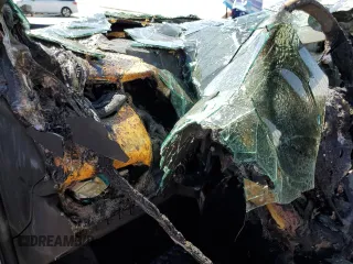2024 Toyota RAV4 XSE z VIN JTMFB3FV2RD213319, wystawiony jako Copart lot #57088405 z przebiegiem Nie podano mil oraz Szkoda całkowita • Salvage title. Historia ofert i sprzedaży dostępna na DreamBid. Obrazek 9.