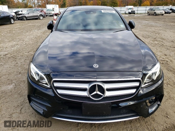 2018 Mercedes-Benz E-Class E 300 with VIN WDDZF4JBXJA371181, listed as a Copart auction lot 68609982 with 28,860 mi miles. Bid and sale history available at carsss.com. Image 5.