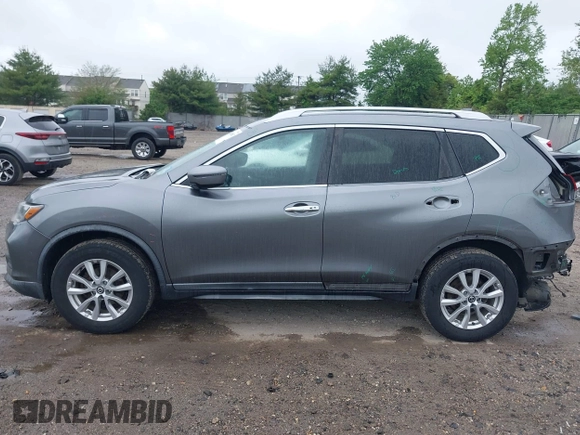 2018 Nissan Rogue SV z VIN KNMAT2MV7JP551094, wystawiony jako IAAI lot #42206882 z przebiegiem 109 247 mil mil oraz . Historia ofert i sprzedaży dostępna na DreamBid. Obrazek 14.