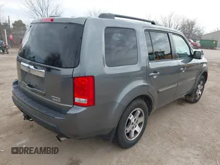2010 Honda Pilot Touring with VIN 5FNYF4H81AB038522, listed as a IAAI auction lot 41893997 with Not Provided miles. Bid and sale history available at carsss.com. Image 4.