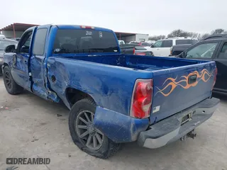 2003 Chevrolet Silverado 1500 LS with VIN 2GCEC19T031299689, listed as a IAAI auction lot 41575142 with 117,830 mi miles. Bid and sale history available at carsss.com. Image 3.