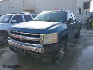 2008 Chevrolet Silverado 1500 Work Truck with VIN 1GCEC19C98Z329187, listed as a IAAI auction lot 41995593 with 139,172 mi miles. Bid and sale history available at carsss.com. Image 2.