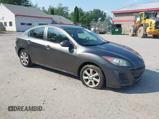 2011 Mazda 3 i Touring z VIN JM1BL1VF0B1900087, wystawiony jako IAAI lot #42462777 z przebiegiem 202 374 mil mil oraz . Historia ofert i sprzedaży dostępna na DreamBid. Obrazek 1.