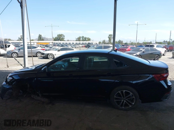 2024 Volkswagen Jetta Sport с VIN 3VWAM7BU2RM008822, выставлен на аукционе IAAI как лот 42258345 с пробегом 41 165 миль миль и . История ставок и продаж доступна на DreamBid. Изображение 15.
