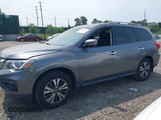 2017 Nissan Pathfinder Platinum with VIN 5N1DR2MM9HC903057, listed as a IAAI auction lot 40063517 with 8,847 mi miles and . Bid and sale history available at DreamBid. Image 17.