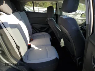 2019 Chevrolet Trax LS z VIN 3GNCJKSBXKL235832, wystawiony jako Copart lot #58873755 z przebiegiem Nie podano mil oraz Nie do naprawy • Non repairable. Historia ofert i sprzedaży dostępna na DreamBid. Obrazek 10.
