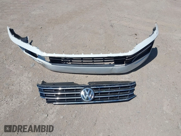 2019 Volkswagen Passat Wolfsburg Edition z VIN 1VWLA7A36KC008789, wystawiony jako IAAI lot #42293081 z przebiegiem 79 354 mil mil oraz . Historia ofert i sprzedaży dostępna na DreamBid. Obrazek 12.