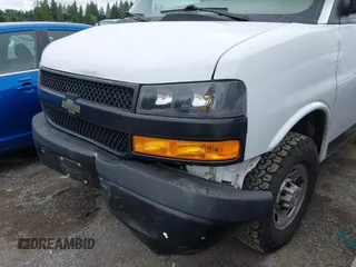 2020 Chevrolet Express Cargo z VIN 1GCWGAFGXL1276698, wystawiony jako IAAI lot #42406833 z przebiegiem 63 143 mil mil oraz . Historia ofert i sprzedaży dostępna na DreamBid. Obrazek 12.