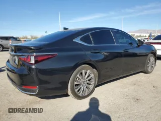 2020 Lexus ES 300h z VIN 58AD21B17LU008458, wystawiony jako Copart lot #46188955 z przebiegiem 44 121 mil mil oraz Szkoda całkowita • Salvage title. Historia ofert i sprzedaży dostępna na DreamBid. Obrazek 3.