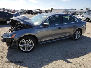 2014 Volkswagen Passat SE z VIN 1VWBN7A33EC061602, wystawiony jako Copart lot #55097935 z przebiegiem 173 088 mil mil oraz Szkoda całkowita • Salvage title. Historia ofert i sprzedaży dostępna na DreamBid. Obrazek 1.