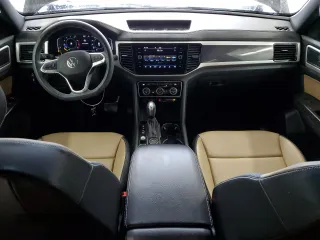 2023 Volkswagen Atlas SE z VIN 1V2HE2CA8PC207814, wystawiony jako Copart lot #54063135 z przebiegiem 32 947 mil mil oraz Szkoda całkowita • Salvage title. Historia ofert i sprzedaży dostępna na DreamBid. Obrazek 8.