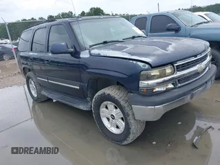 2005 Chevrolet Tahoe LS z VIN 1GNEC13T853189000, wystawiony jako IAAI lot #42361882 z przebiegiem 212 074 mil mil oraz . Historia ofert i sprzedaży dostępna na DreamBid. Obrazek 1.