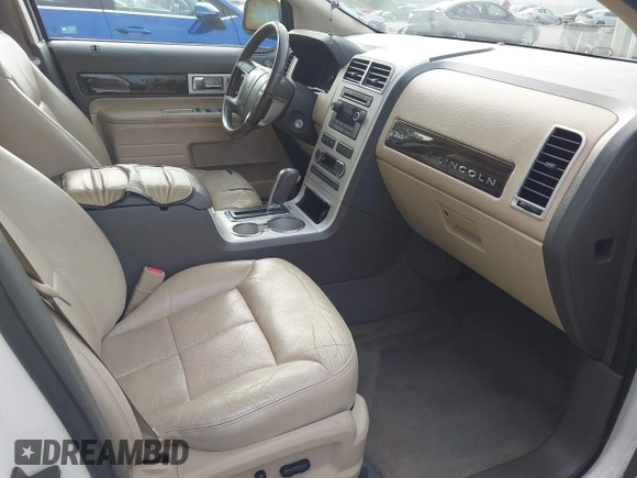 2008 Lincoln MKX with VIN 2LMDU68C98BJ40078, listed as a IAAI auction lot 41910778 with 213,209 mi miles. Bid and sale history available at carsss.com. Image 5.