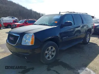 2014 GMC Yukon XL SLT with VIN 1GKS2KE79ER238831, listed as a IAAI auction lot 41767472 with 284,596 mi miles. Bid and sale history available at carsss.com. Image 2.
