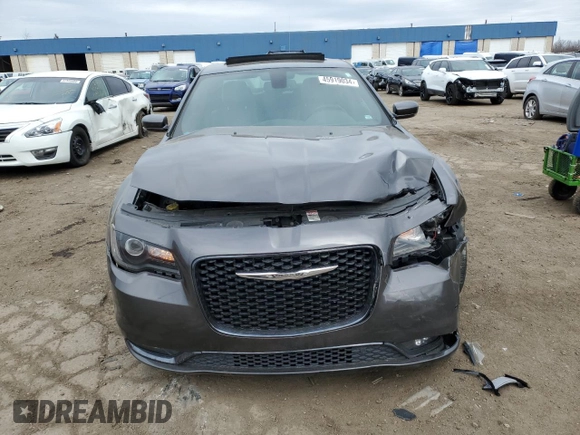 2018 Chrysler 300 S z VIN 2C3CCAGG9JH223216, wystawiony jako Copart lot #45919034 z przebiegiem 70 801 mil mil oraz Szkoda całkowita • Salvage title. Historia ofert i sprzedaży dostępna na DreamBid. Obrazek 5.