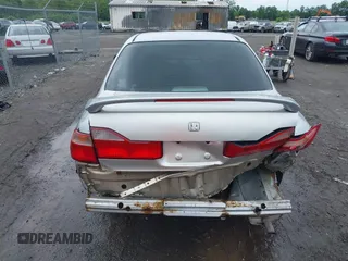 2000 Honda Accord DX z VIN 1HGCF8643YA095133, wystawiony jako IAAI lot #42377541 z przebiegiem 137 515 mil mil oraz . Historia ofert i sprzedaży dostępna na DreamBid. Obrazek 17.