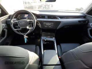 2021 Audi e-tron Prestige z VIN WA1VAAGE7MB017523, wystawiony jako Copart lot #36704493 z przebiegiem 8 204 mil mil oraz . Historia ofert i sprzedaży dostępna na DreamBid. Obrazek 8.