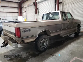 1992 Ford F-250 with VIN 1FTHX26MXNKA05058, listed as a Copart auction lot 46181044 with 200,145 mi miles and Salvage Title. Bid and sale history available at carsss.com. Image 3.