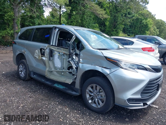 2022 Toyota Sienna LE z VIN 5TDKRKEC9NS118226, wystawiony jako IAAI lot #42535412 z przebiegiem 74 084 mil mil oraz . Historia ofert i sprzedaży dostępna na DreamBid. Obrazek 6.