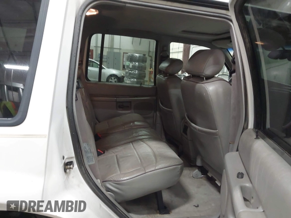 1998 Ford Explorer XLT с VIN 1FMZU35P6WZB26527, выставлен на аукционе IAAI как лот 42235991 с пробегом 215 020 миль миль и . История ставок и продаж доступна на DreamBid. Изображение 8.