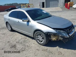 2011 Ford Fusion S with VIN 3FAHP0GA3BR311556, listed as a IAAI auction lot 41668511 with 200,159 mi miles. Bid and sale history available at carsss.com. Image 1.