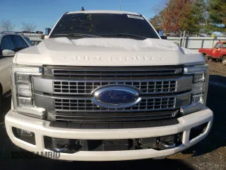 2019 Ford F-350 XL with VIN 1FT8W3BTXKEC05650, listed as a Copart auction lot 82806744 with 198,971 mi miles and Salvage Title. Bid and sale history available at DreamBid. Image 5.