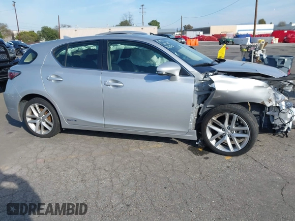 2015 Lexus CT 200h z VIN JTHKD5BH8F2224030, wystawiony jako IAAI lot #41624510 z przebiegiem 95 176 mil mil oraz . Historia ofert i sprzedaży dostępna na DreamBid. Obrazek 13.