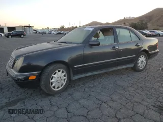 1998 Mercedes-Benz E-Class with VIN WDBJF25F4WA625790, listed as a Copart auction lot 87920735 with 179,382 mi miles and Clean Title. Bid and sale history available at carsss.com. Image 1.