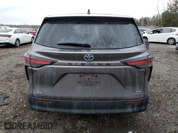2021 Toyota Sienna XLE with VIN 5TDGSKFC9MS020952, listed as a Copart auction lot 82674544 with 71,333 mi miles and Salvage Title. Bid and sale history available at carsss.com. Image 6.