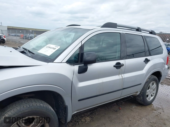 2005 Mitsubishi Endeavor LS with VIN 4A4MM21S65E020791, listed as a IAAI auction lot 41844348 with 208,007 mi miles. Bid and sale history available at carsss.com. Image 15.